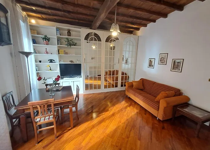 Piazza Dell'orologio Apartment *